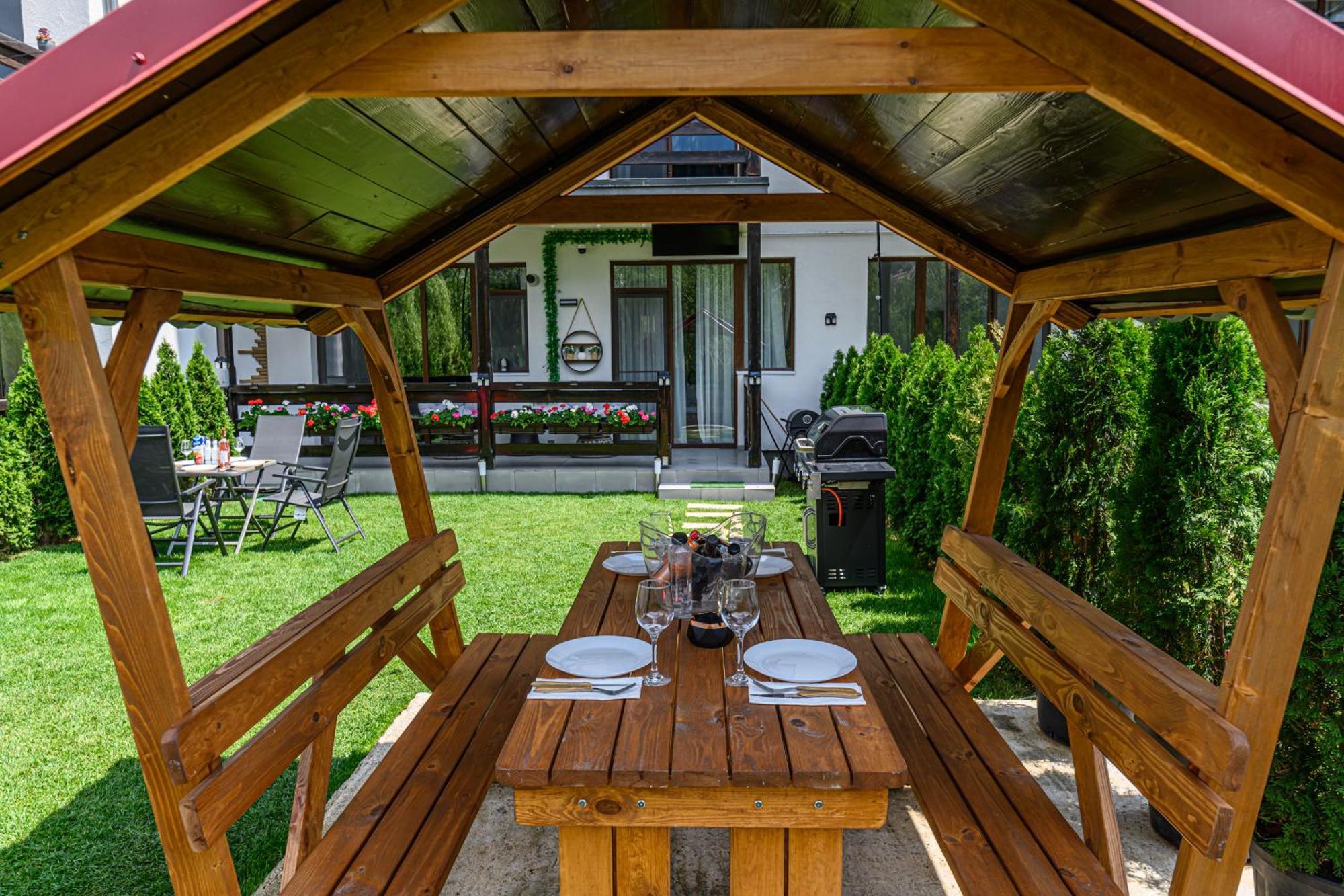 Ama Garden Apartment Busteni Bagian luar foto