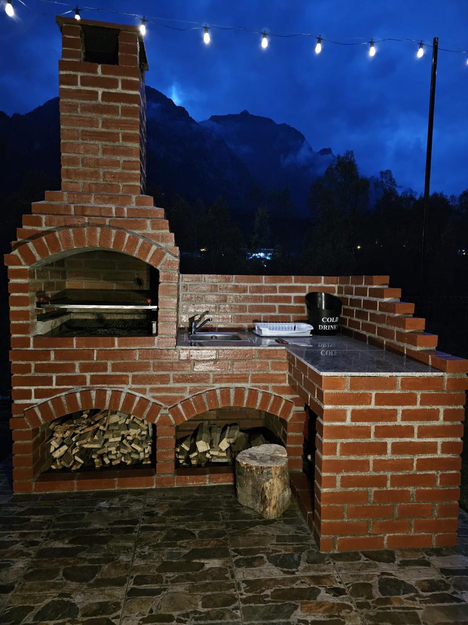 Ama Garden Apartment Busteni Bagian luar foto